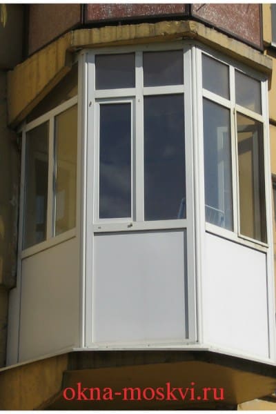 остекление пластиком эркерного балкона