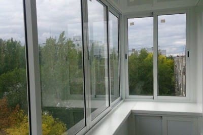 osteklenie-balkona-aluminiem